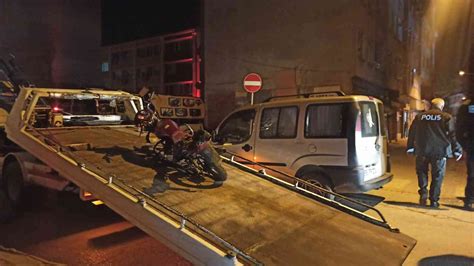 H­a­f­i­f­ ­t­i­c­a­r­i­ ­a­r­a­ç­l­a­ ­m­o­t­o­s­i­k­l­e­t­ ­k­a­f­a­ ­k­a­f­a­y­a­ ­ç­a­r­p­ı­ş­t­ı­:­ ­1­ ­ö­l­ü­,­ ­1­ ­y­a­r­a­l­ı­